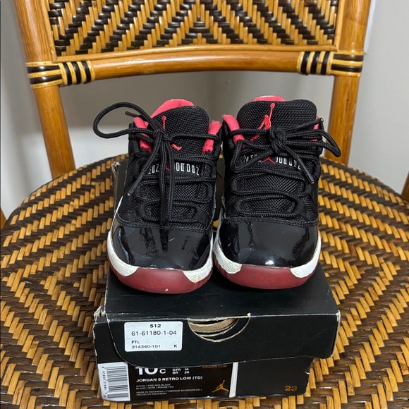 Jordan 11 Low Bred 11C 505835-012 - Picture 2 of 7